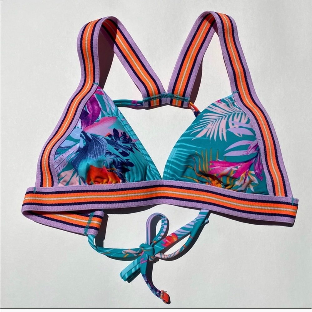 * * Flash Sale* LAST ONE * 🏝 Sexy Bikini Top - Picture 6 of 9